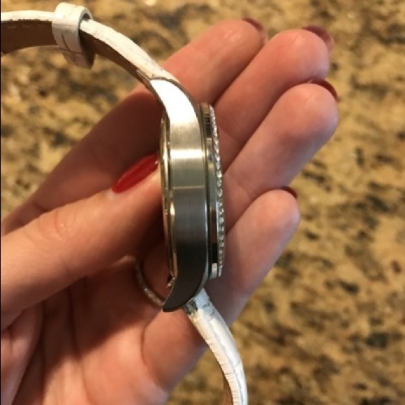 Michael Kors Leather Watch - Picture 5 of 8